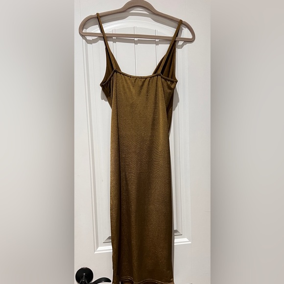 NWT. “Boohoo Night Sasha Textured Slinky Draped MIDI Dress Chartreuse” US Size 4 - Picture 5 of 8